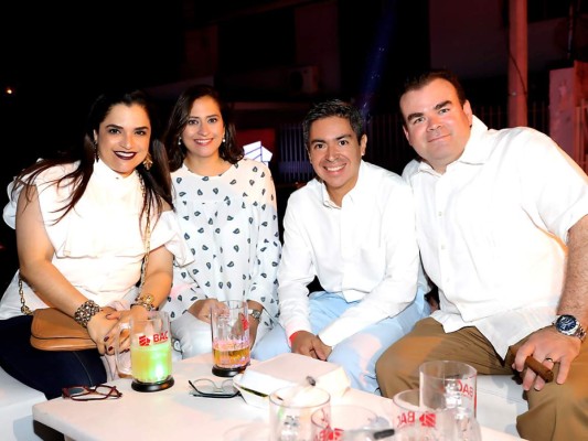 Eyby Banegas, Valeria Rios, Luis Reyes y Alejandro Banegas.