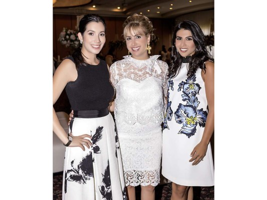 Alegre brunch por la nueva cristiana&nbsp;&nbsp;