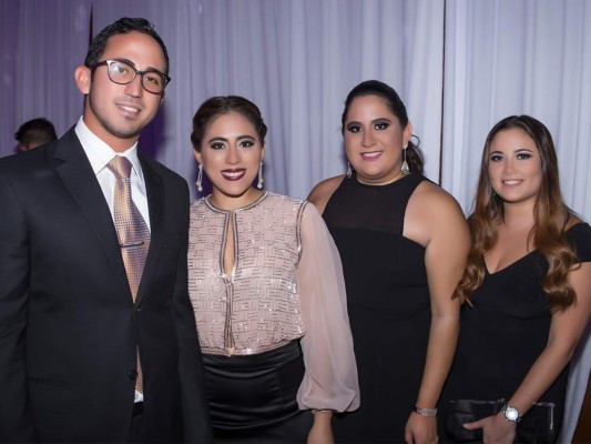 Guillermo Orellana y Giordanna Kafati festejan su boda