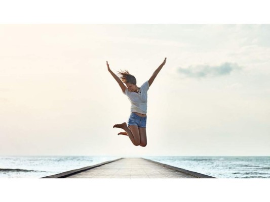 Te da energía: Gracias a su nivel de carbohidratos, proteínas y agua ayuda a darte una buena dosis de energía.