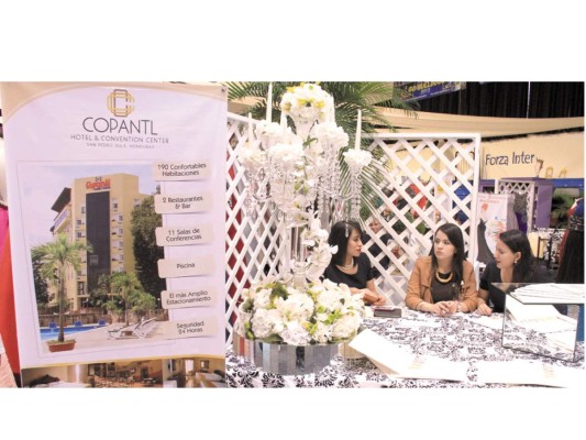 Trunk show 'Seasons Trends' de la Escuela Internacional Sampedrana