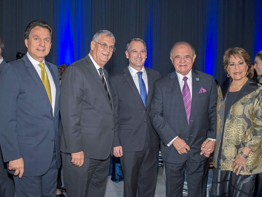 Alberto Díaz recibe el premio Valmoral 2019