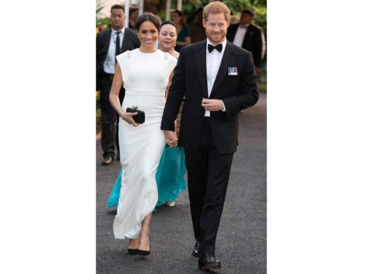 Meghan Markle luce bella con un vestido en Tonga