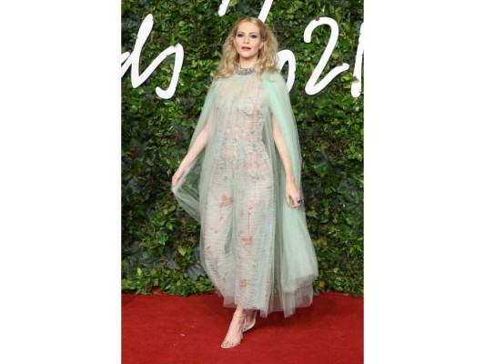 Poppy Delevingne en Armani Prive.