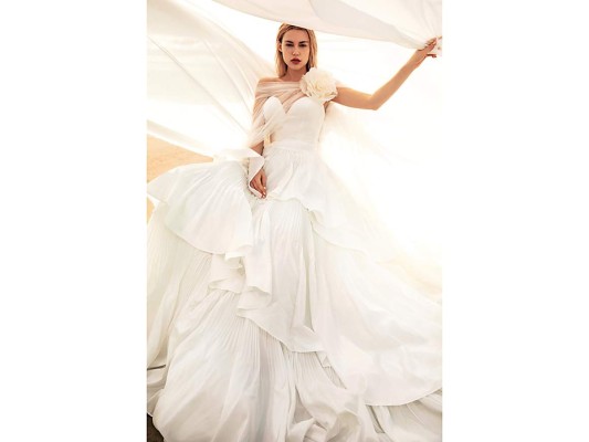 <br/>La nueva colección, presentada a través de un lookbook digital en las redes sociales de GIA Atelier New York, refleja el sentido de alta moda de su creador, que imprimió su pasión en cada vestido dedicado a la mujer que cree en el amor, la elegancia y el glam.<br/>