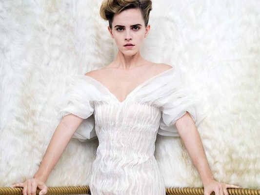 Emma Watson defiende sus fotos topless de Vanity Fair