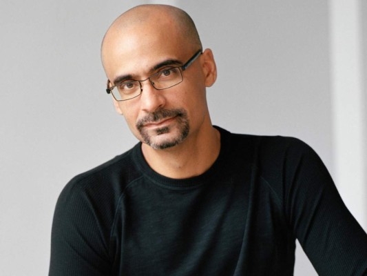 Junot Díaz. Este dominicano es uno de los autores latinos más reconocidos en Estados Unidos. Su libro The Brief Wondrous Life of Oscar Wao le otorgó en el 2008 el prestigioso premio Pulitzer.