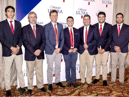 Antonio Bolaños, Manuel Jimenez, Alfredo Jimenez, Felipe Odio, Alvaro Ortiz, José Méndez y Mario Aguilar.