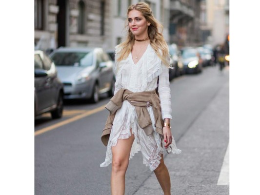 Deja de analizarte tanto. “No pienses demasiado', dijo en una ocasión Chiara Ferragni, 'las mejores fotos son las más naturales'.