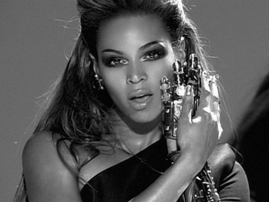 En enero de 2009, Single Ladies de Beyoncé se convirtió en la canción número uno en Estados Unidos. Es decir, sigue siendo la número uno en todos nuestros corazones.