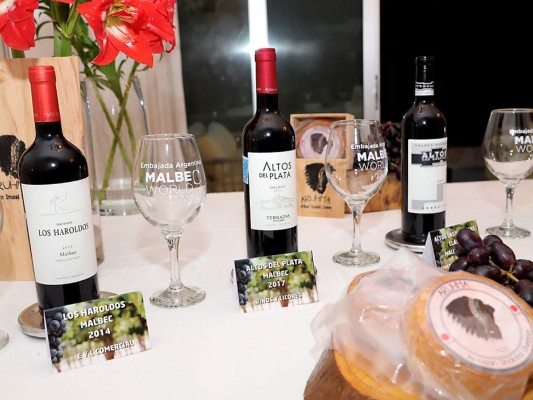 Celebración por día del Malbec en embajada de Argentina