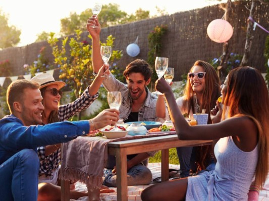 Guía para celebrar San Valentín con amigos