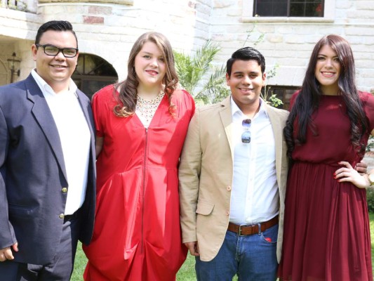 Jorge Sánchez, Silvana Montañola, Alex Moncada y Nicole Hernández Bertrand (foto: Héctor Hernández)