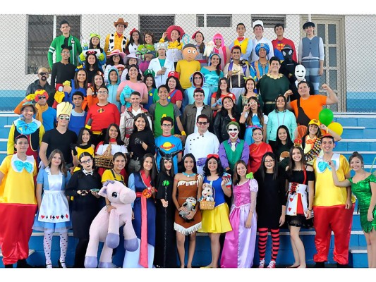 Cartoon Day de los Seniors 2020 de la Macris School