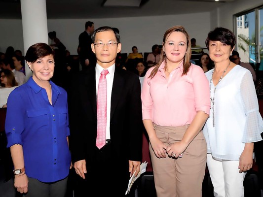 La Macris School inaugura moderno auditorio