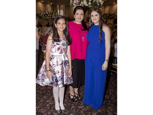 Alegre brunch por la nueva cristiana&nbsp;&nbsp;