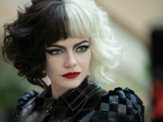 ¡Emma Stone se convierte en Cruella de Vil!