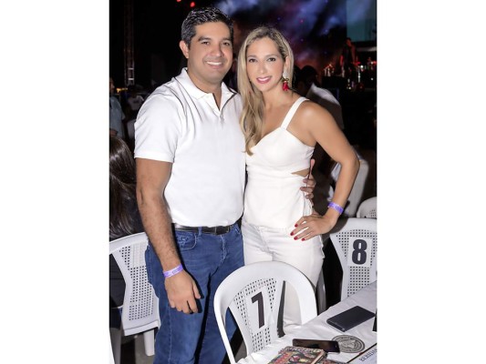 Víctor y Genevieve Aparicio.