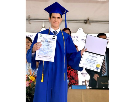 Graduación de los Seniors 2019 de la Discovery School