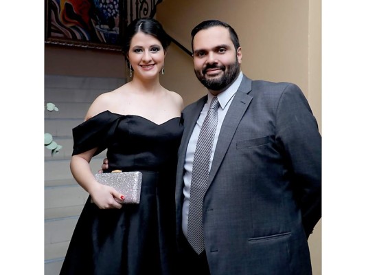 Christian Guevara y Yamileth Hilsaca celebran su boda civil  