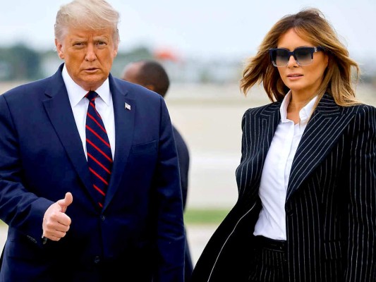 Además de acompañar a su esposo a ciertos viaje, Melania organizó muy pocos eventos de estado, concedió escasas entrevistas, abanderó contadas causas y trató de mantenerse al margen lo más que pudo. Lo que no sabremos es si era su intención o la de Donald Trump