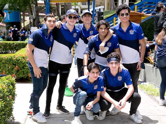Senior entrance de la Escuela Internacional Sampedrana 2022