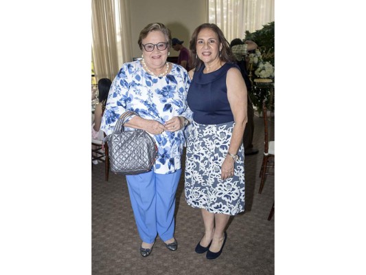 Alegre bienvenida para Roberto Antonio Echeverrí