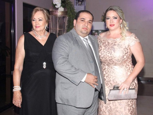 La boda de Ana Cecilia Heredia y Johnny Sikaffy