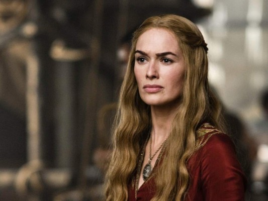 Cersei Lannister muchos jamás imaginaron ver a esta peliroja sentada en el trono de Hierro