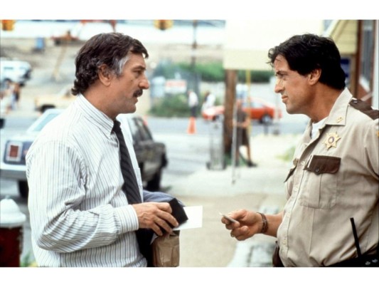 5. Obtuvo el premio al Mejor Actor en el Festival Internacional de Cine de Estocolmo, gracias al film Cop Land junto a Robert De Niro en 1997, cinta por la cual tuvo que aumentar veinte kilos para interpretar a un policía.