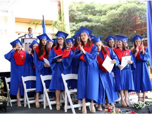 Graduación seniors 2016 del Centro Escolar Antares