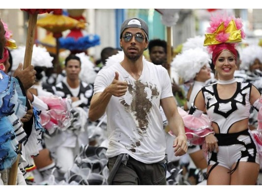 Enrique Iglesias presenta 'Súbeme la radio'