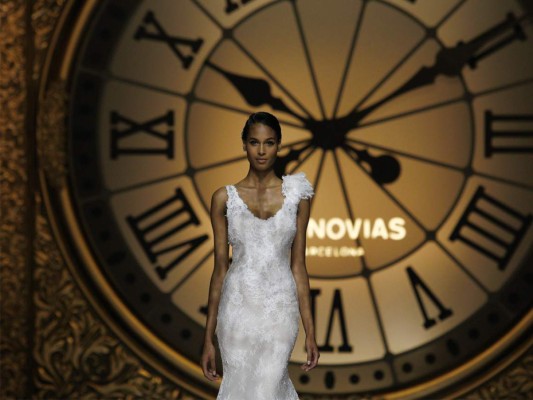 Atelier Pronovias enamora con su propuesta en Barcelona Bridal Week