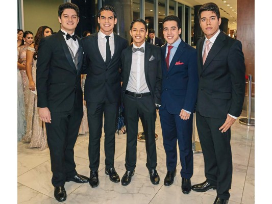 La gala ''Reflections Off The Future'' de Seran School  
