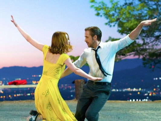 Ryan Gosling: si ya estábamos de las narices por esa carita de yo no fui, con abdominales de yo sí soy, ¡véanlo bailando en La La Land!