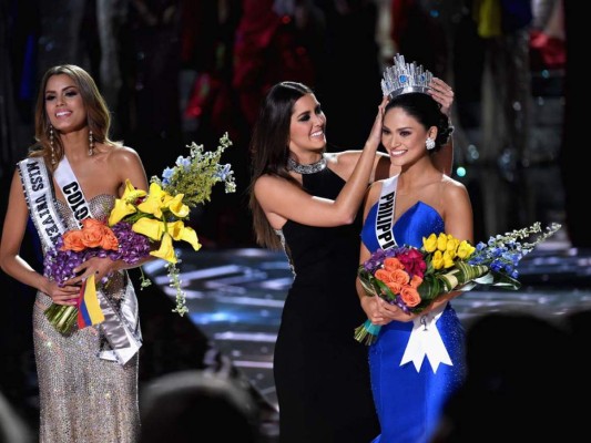 <br/>#5 Solo ha participado en concursos de belleza desde hace dos años<br/><br/>El primer concurso en el que participó Pía fue en Binibinings Filipinas 2013. En esa ocasión ella fue la primer finalista en su primer año y ganó el título en 2015 que la llevó finalmente al concurso de Miss Universo.