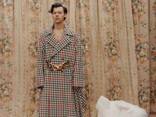Harry Styles llega a la portada de Vogue y se vuelve histórico