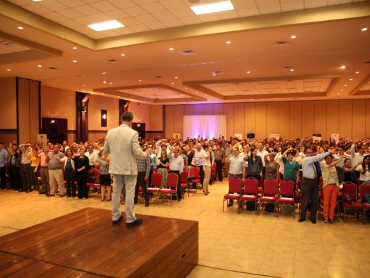 La conferencia de Xavier Serbía