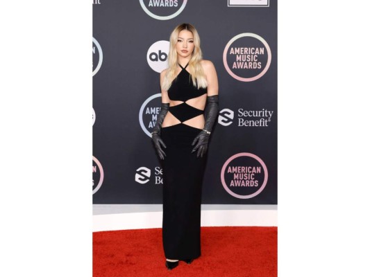 Los looks de los American Music Awards 2021