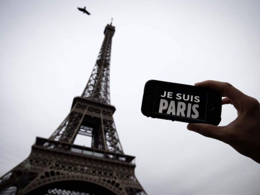 Fotografía tomada en París con el mensaje 'Je Suis Paris'