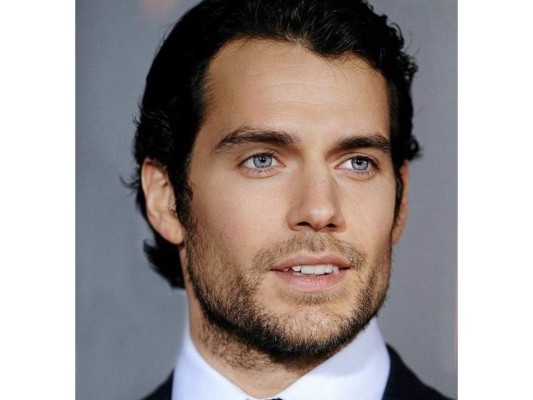 Henry Cavill es sin duda alguna uno de los famosos más guapos del mundo, según el público, sus fans y revistas importantes a nivel mundial.