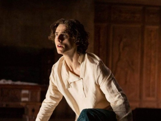 Timothée Chalamet: Ambos actores comparten una agradable amistad, pero el acercamiento entre ambas estrellas aumentó, luego de anunciarse que compartirían escena juntos en la película Dune.