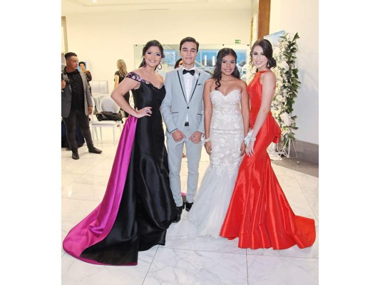 Gabriela Díaz, Carlos Ortega, Marcela Rodríguez y Tiara García.