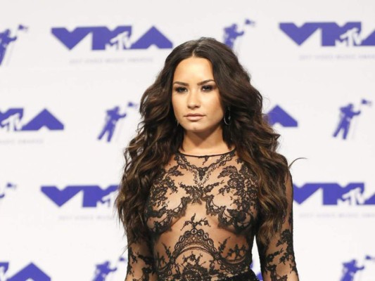 Amigos de Demi Lovato le dejarán de hablar si no va a rehabilitación