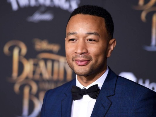 Talentoso e inteligente, así es John Legend. El cantante, de hecho, se graduó de contador en la Universidad de Pensilvania y ejerció el trabajo por tres años, antes de abandonarlo para perseguir su sueño, que era ser músico.