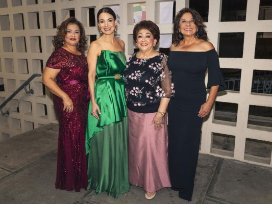 Eblin, Elke, Hilda y Jazmin Bendeck.