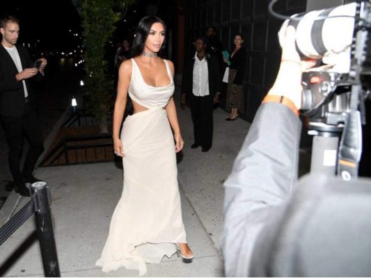 Kardashians pagan a medios para verse bien