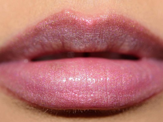 Conoce los Grand Illusion Glossy Liquid Lipcolour by MAC