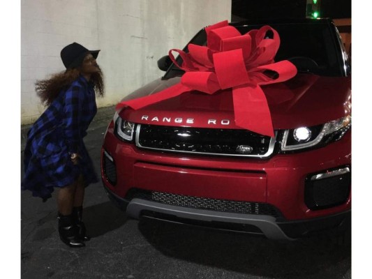 La hija del rapero Lil Wayne, Reginae Carter, recibió un nuevo Range Rover de 80 mil dólares en su cumpleaños 17, un año después de haberle sido obsequiado un Ferrari y un BMW.