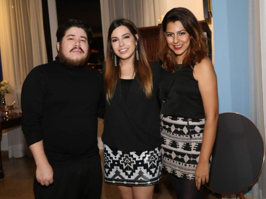 Jurek Jablonicky, Adriana Sandoval y Eva Grace Torres